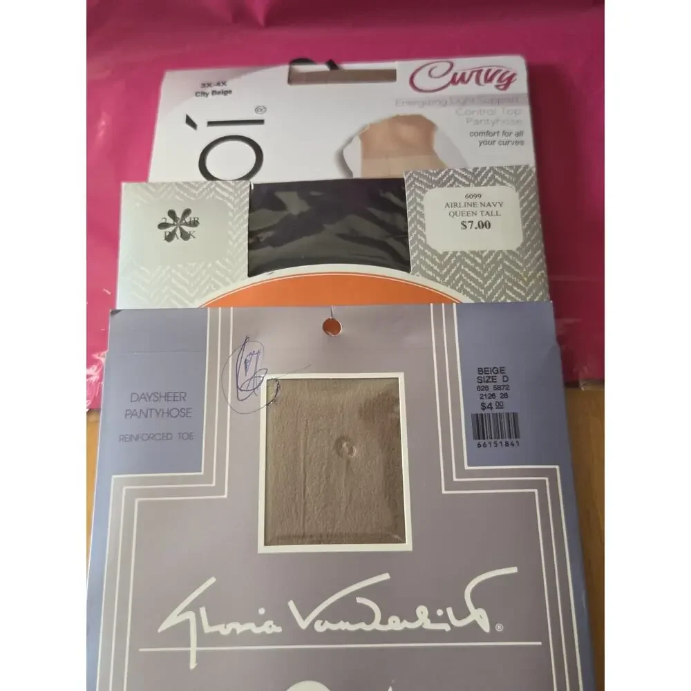 Gloria Vanderbilt DaySheer Pantyhose Reinforced Toe Beige Size D Sheer